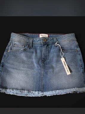 NWT Fran Denim "Olivia" Athletic Fit mini skirt M